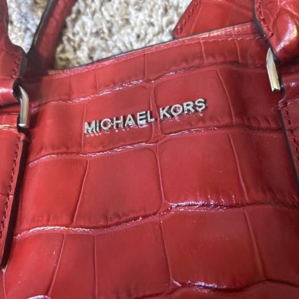Michael Kors Tote Shoulderbag Dillon Crocodile Red Leather Removable Strap Y2K - Picture 3 of 10